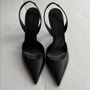 M. Gemi Classic Black Pointed Heels